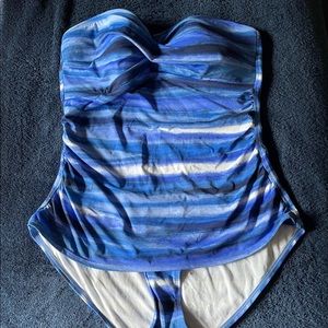 Tommy Bahama Women’s Multi-Blue Swimsuit 16